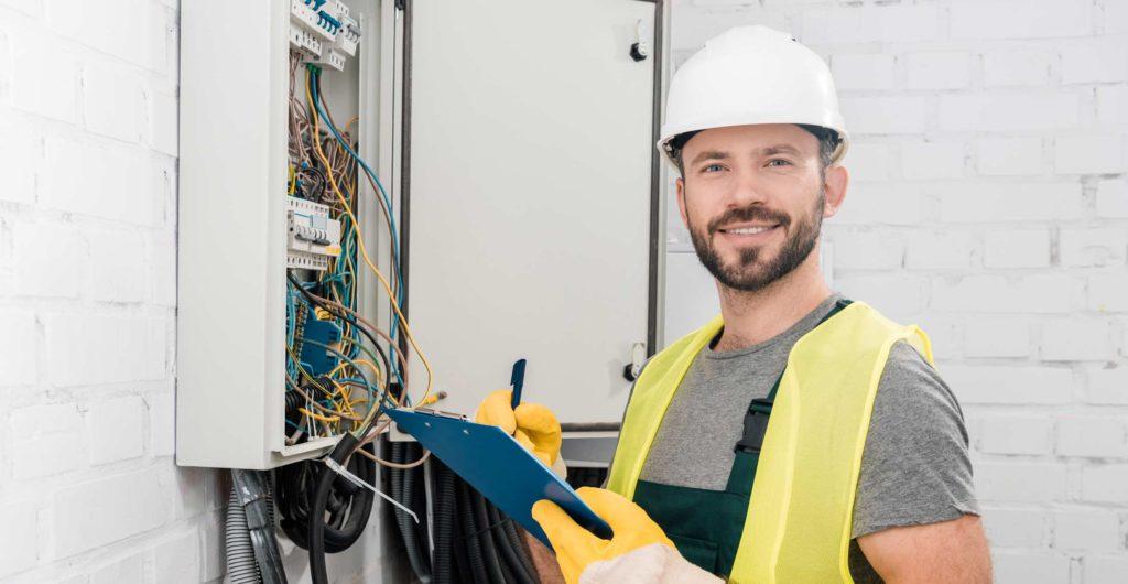 Stellenausschreibung Elektriker Titelbild